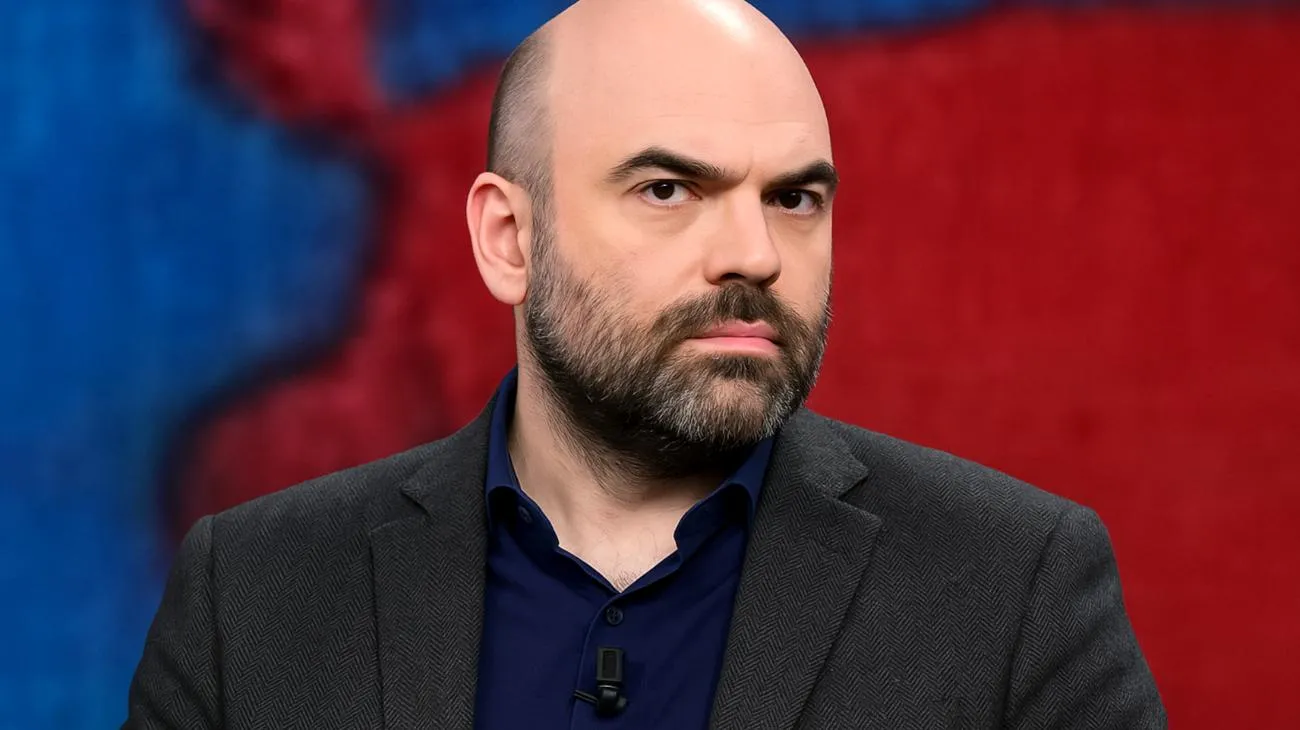 Roberto Saviano scoppia in lacrime e rivela: \"Mi hanno rubato la vita\" - La confessione che ha scioccato l'Italia 2025-07-14T18:47:02.567Z"
